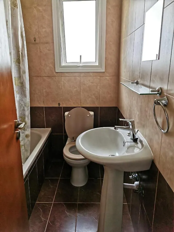 Flemigks 1 Bedroom Appartement Larnaca